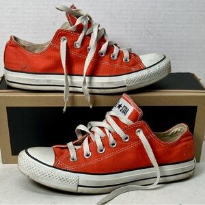 MENS 7 women’s 9 Red Canvas Converse Chuck Taylor Sneakers